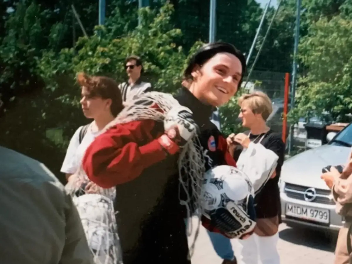 世界足坛最离谱的球员,走遍六大洲,三次被宣布死亡。